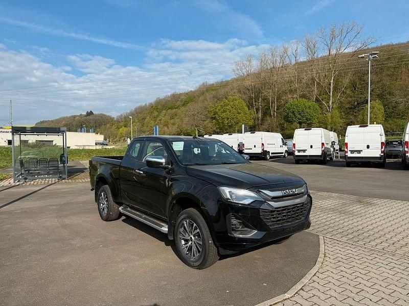 Neu Isuzu D-Max 163 PS (119 kW) 2026 Schwarz Pickup