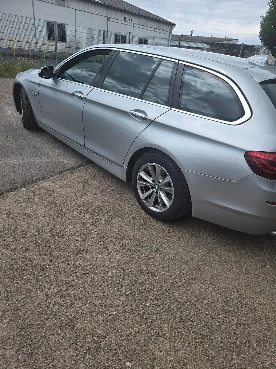 Gebraucht BMW 520 184 PS (135 kW) 2014 Silber Kombi