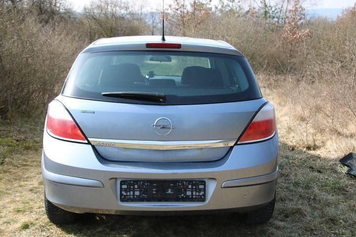 Gebraucht Opel Astra Elegance 125 PS (91 kW) 2004 Silber Limousine