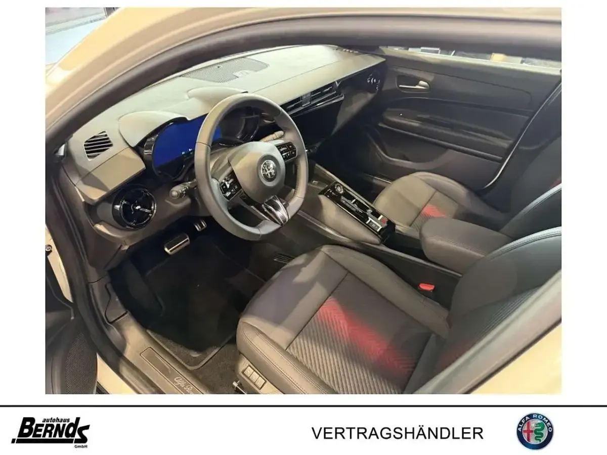 Neu Alfa Romeo Junior Ti 114 kW (156 PS) 2026 Bianco sempione SUV
