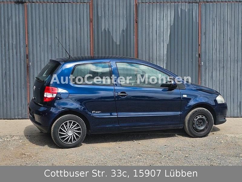 Gebraucht VW Fox 54 PS (39 kW) 2009 Blau Kleinwagen
