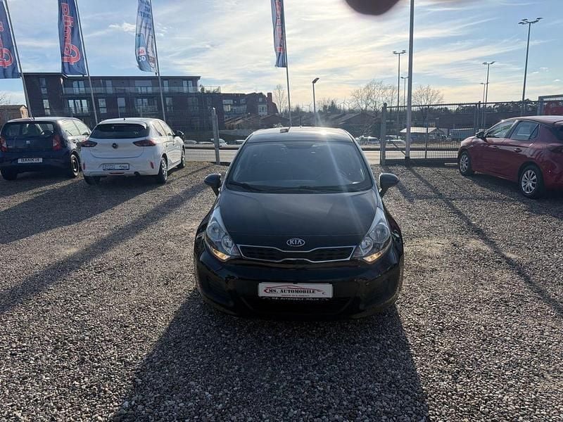 Gebraucht Kia Rio Edition 7 86 PS (63 kW) 2014 Schwarz Limousine