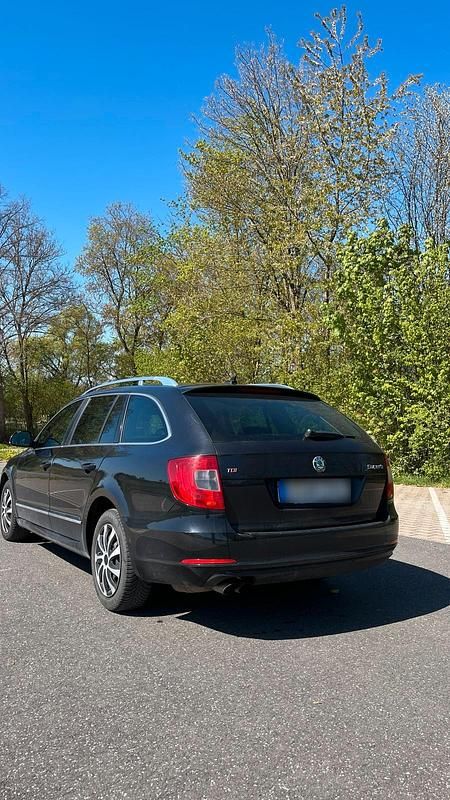 Second-hand Skoda Superb 170 CP (125 kW) 2013 Negru Break