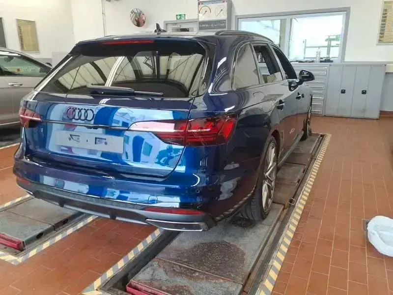 Gebraucht Audi A4 S-Line 204 PS (150 kW) 2024 Blau Kombi