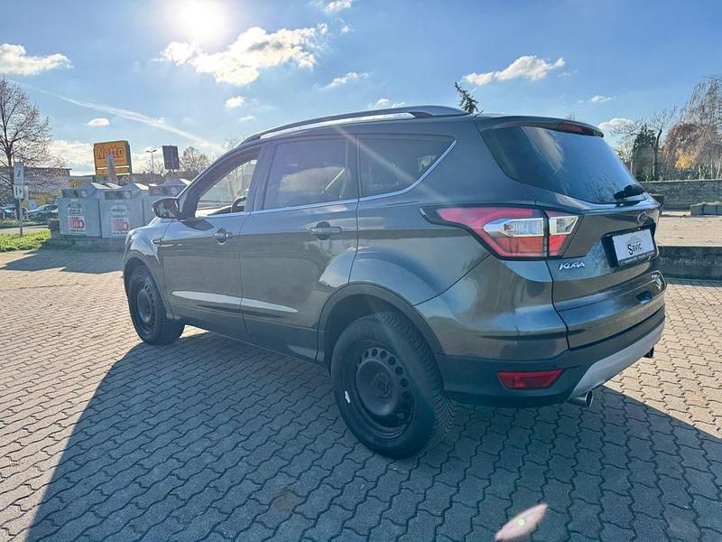Gebraucht Ford Kuga Trend 120 PS (88 kW) 2018 Grau SUV