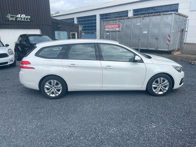 Gebraucht Peugeot 308 SW Active 131 PS (96 kW) 2021 Weiß Kombi