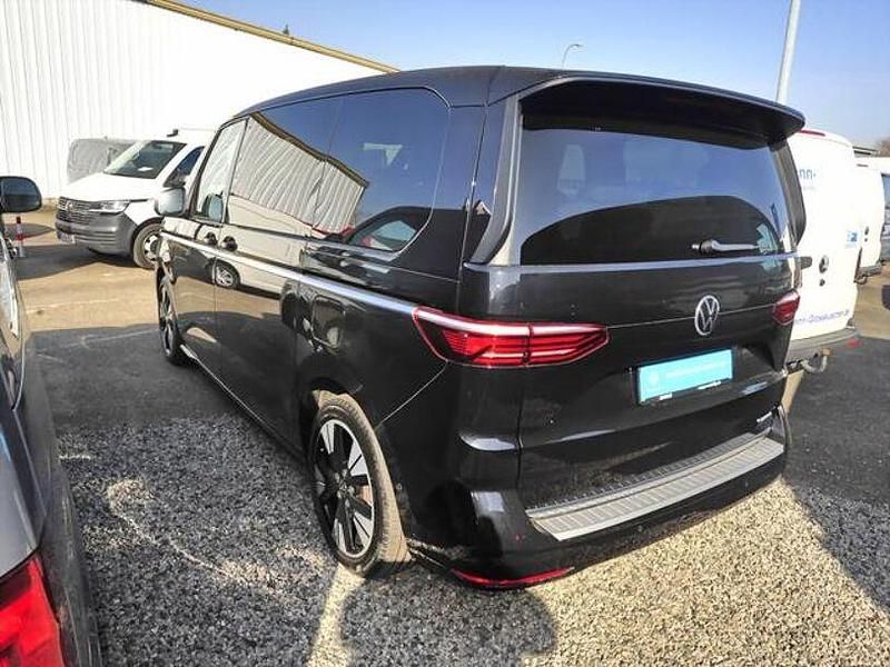 Gebraucht VW Multivan Style 150 PS (110 kW) 2023 Schwarz Van