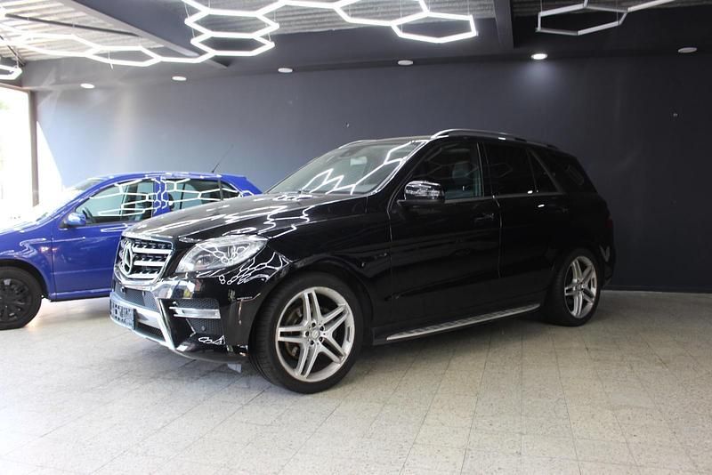 Schwarz Gebraucht 2014 Mercedes ML350 SUV | 15.900 € (Guter Preis) - Bild 1/4