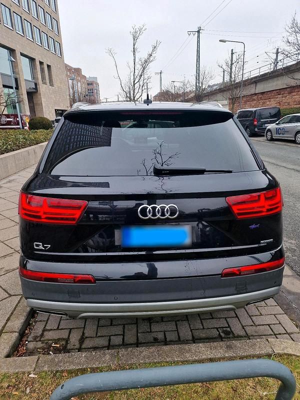 Usata Audi Q7 272 CV (200 kW) 2015 Nero SUV