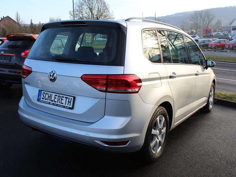 Gebraucht VW Touran Trendline 116 PS (85 kW) 2019 Silber Van / Kleinbus