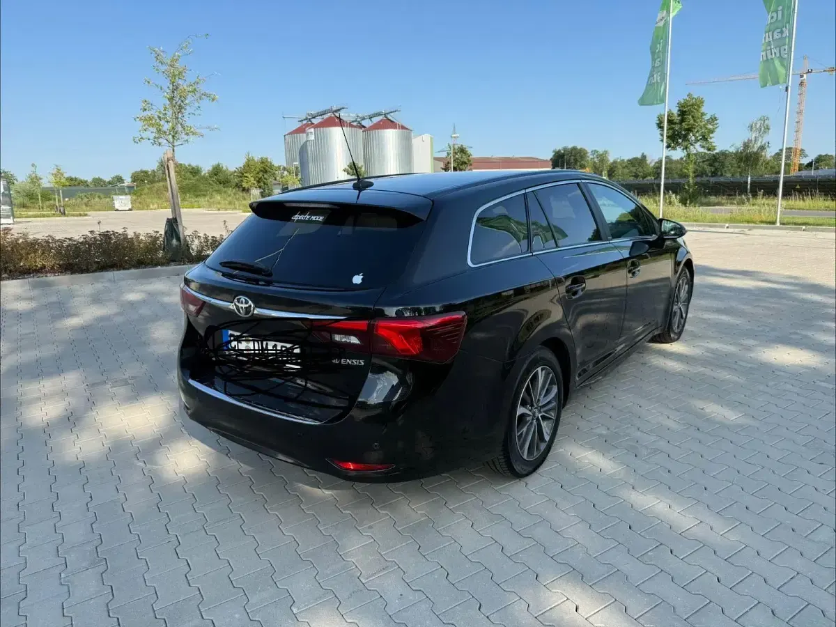 Gebraucht Toyota Avensis Edition-S 147 PS (108 kW) 2017 Schwarz Limousine