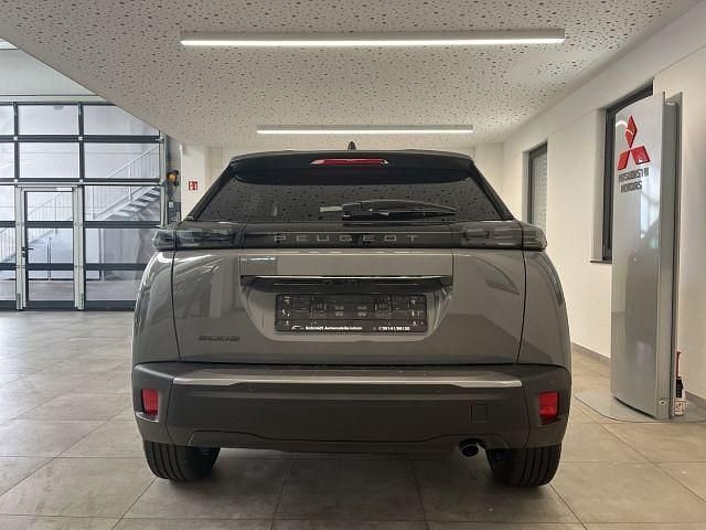 Neu Peugeot 2008 Allure 101 PS (74 kW) 2025 Perla nera schwarz (schwarz) SUV