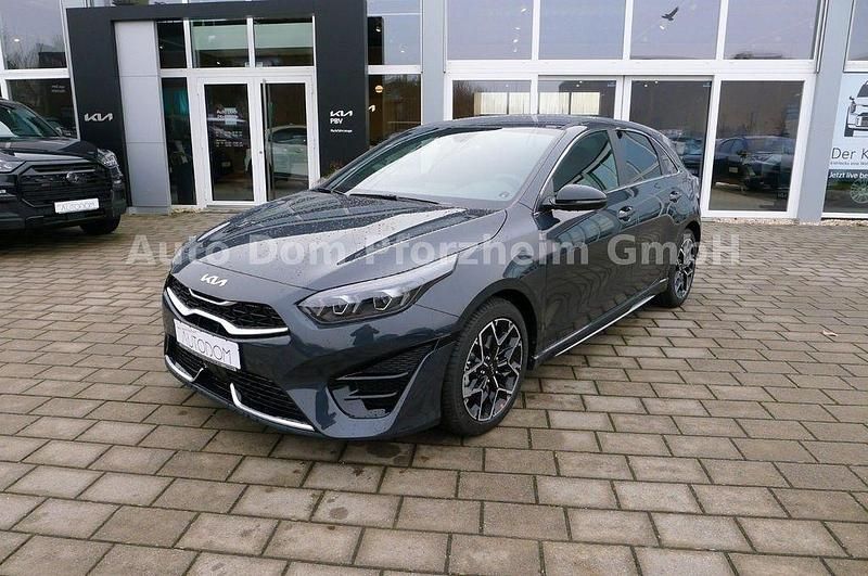 Neu Kia Ceed 140 PS (102 kW) 2026 Grau Kleinwagen