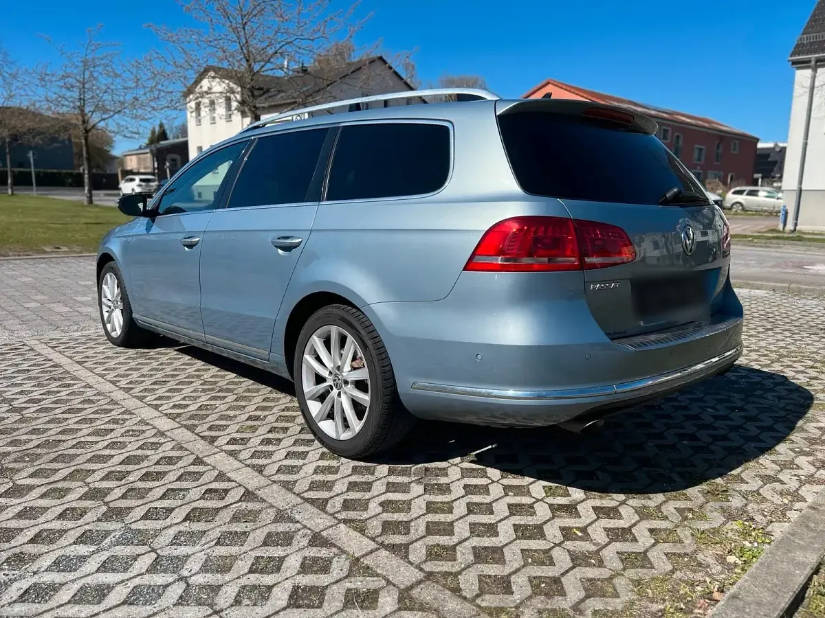 Gebraucht VW Passat 177 PS (130 kW) 2013 Blau Kombi