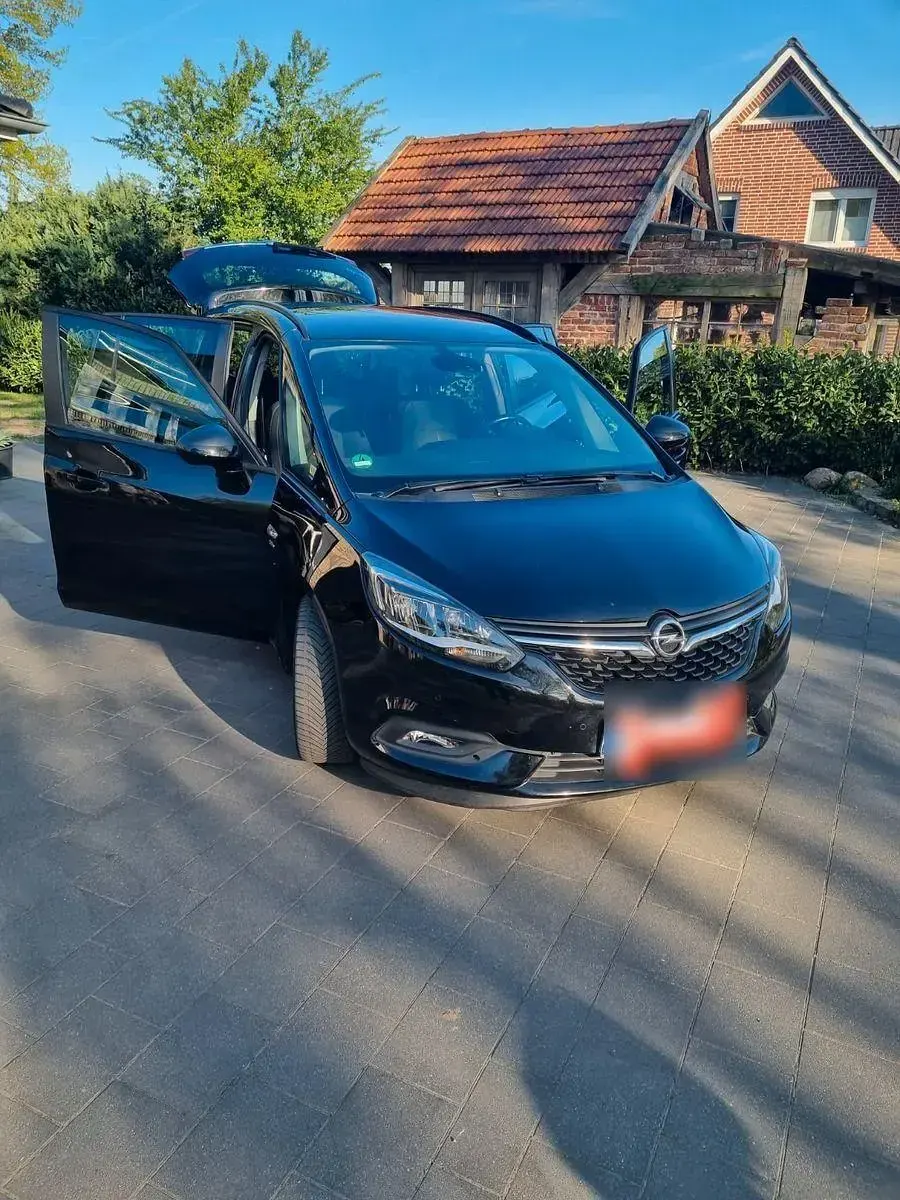 Gebraucht Opel Zafira Active 170 PS (125 kW) 2017 Schwarz Van / Kleinbus