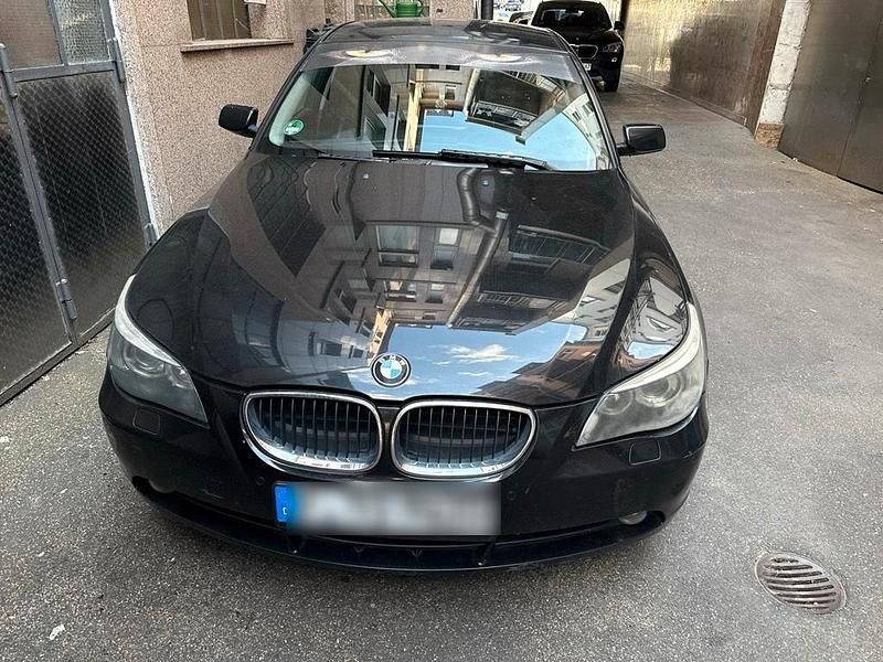Schwarz Gebraucht 2004 BMW 525 Limousine | 2.500 € (Superpreis) - Bild 1/4