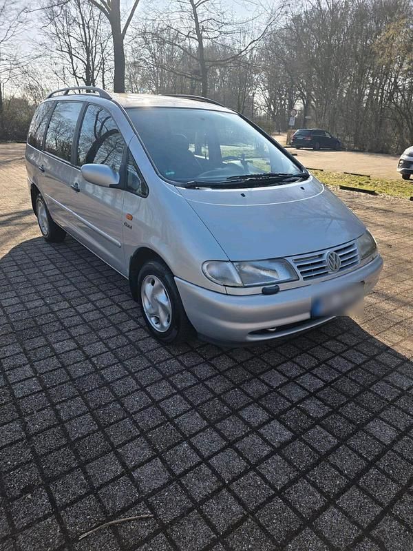 Gebraucht VW Sharan 110 PS (80 kW) 1997 Silber Van / Kleinbus
