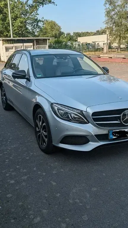 Gebraucht Mercedes C220 Avantgarde 170 PS (125 kW) 2016 Silber Limousine