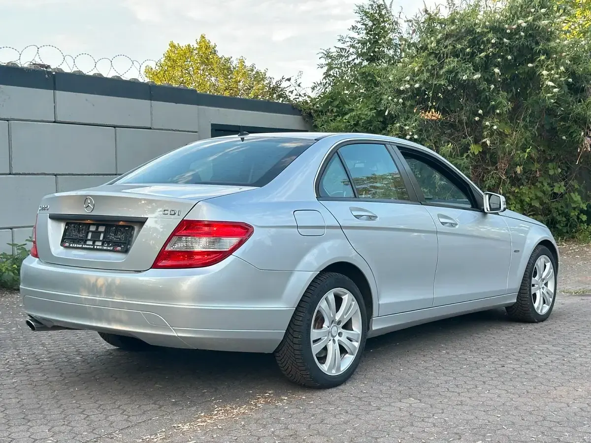 Gebraucht Mercedes C220 170 PS (125 kW) 2010 Grau Limousine