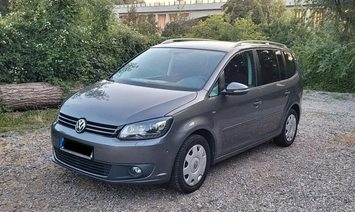 Gebraucht VW Touran Cup 140 PS (102 kW) 2014 Grau Van / Kleinbus