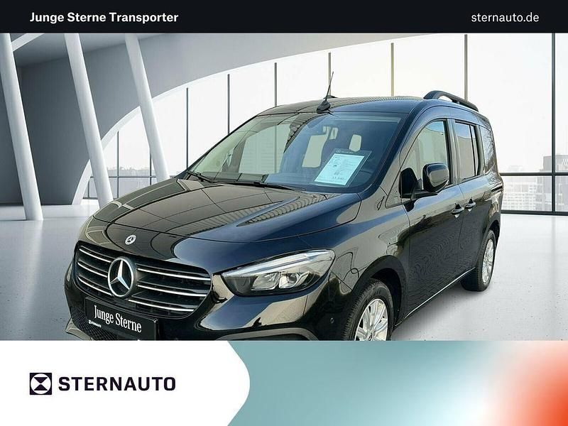 Gebraucht Mercedes T180 Progressive 116 PS (85 kW) 2024 Loparitschwarz metallic Van / Kleinbus