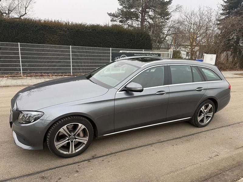 Gebraucht Mercedes E400 333 PS (244 kW) 2017 Selenitgrau Kombi