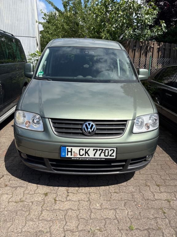 Grün Gebraucht 2010 VW Caddy Maxi Van / Kleinbus | 5.800 € (Fairer Preis) - Bild 1/4