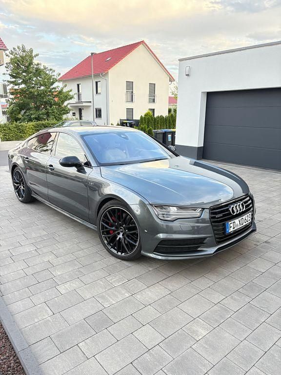Grau Gebraucht 2016 Audi A7 S-Line Kleinwagen | 36.450 € (Fairer Preis) - Bild 1/4