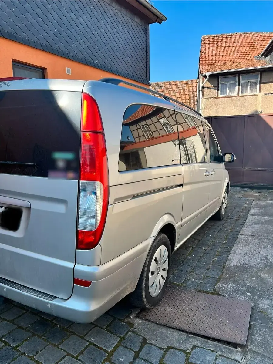 Gebraucht Mercedes Viano 150 PS (110 kW) 2009 Silber Van / Kleinbus