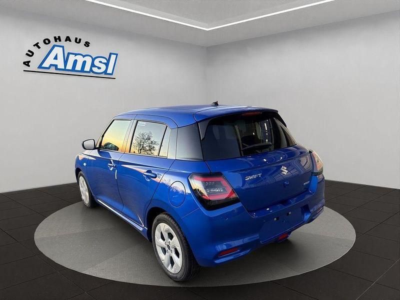 Neu Suzuki Swift Comfort 83 PS (61 kW) 2025 Blau Limousine
