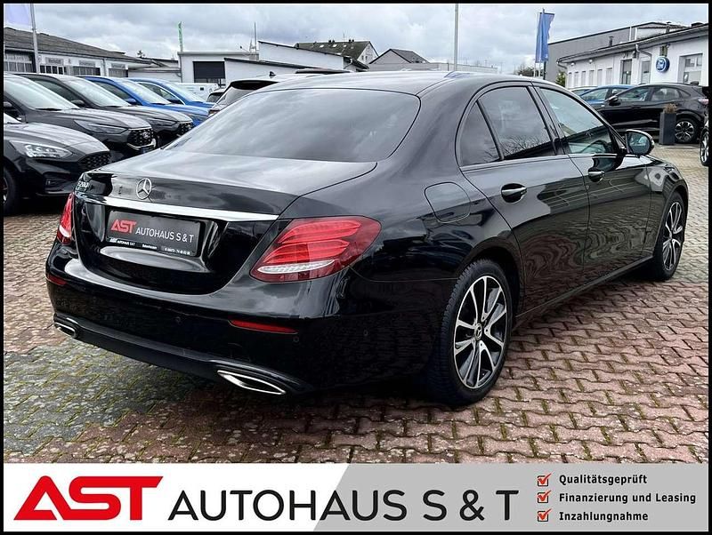 Gebraucht Mercedes E200 Avantgarde 197 PS (144 kW) 2019 Schwarz Limousine