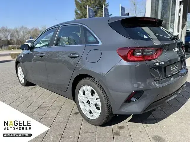 Gebraucht Kia Ceed 140 PS (102 kW) 2025 Grau Kleinwagen