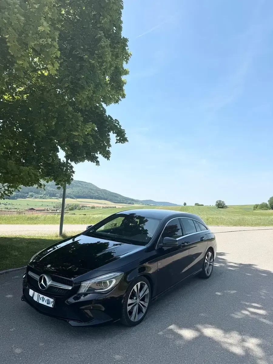 Gebraucht Mercedes CLA220 177 PS (130 kW) 2015 Schwarz Limousine