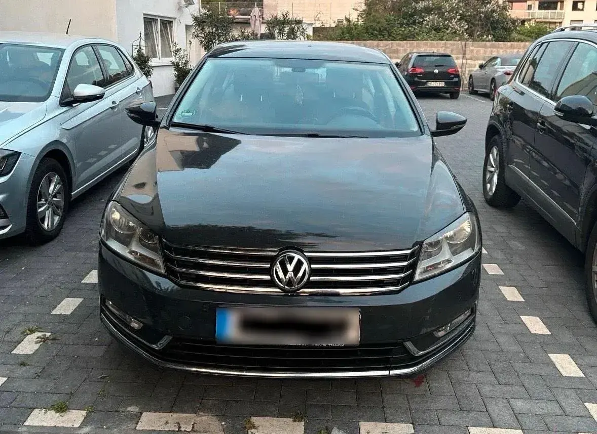 Gebraucht VW Passat 140 PS (102 kW) 2014 Grau Limousine