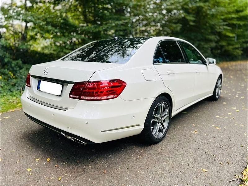Gebraucht Mercedes E250 Avantgarde 211 PS (155 kW) 2013 Weiß Limousine