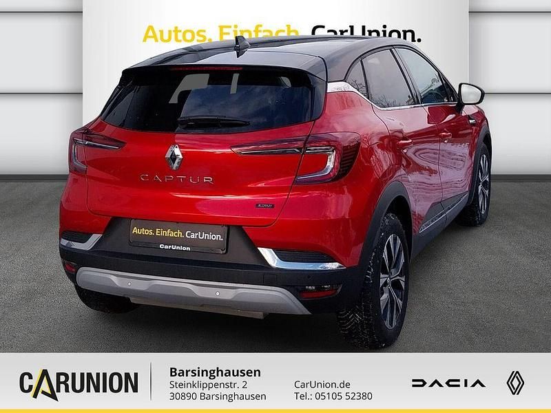 Gebraucht Renault Captur Techno 158 PS (116 kW) 2022 Dezirrot, dach blac SUV