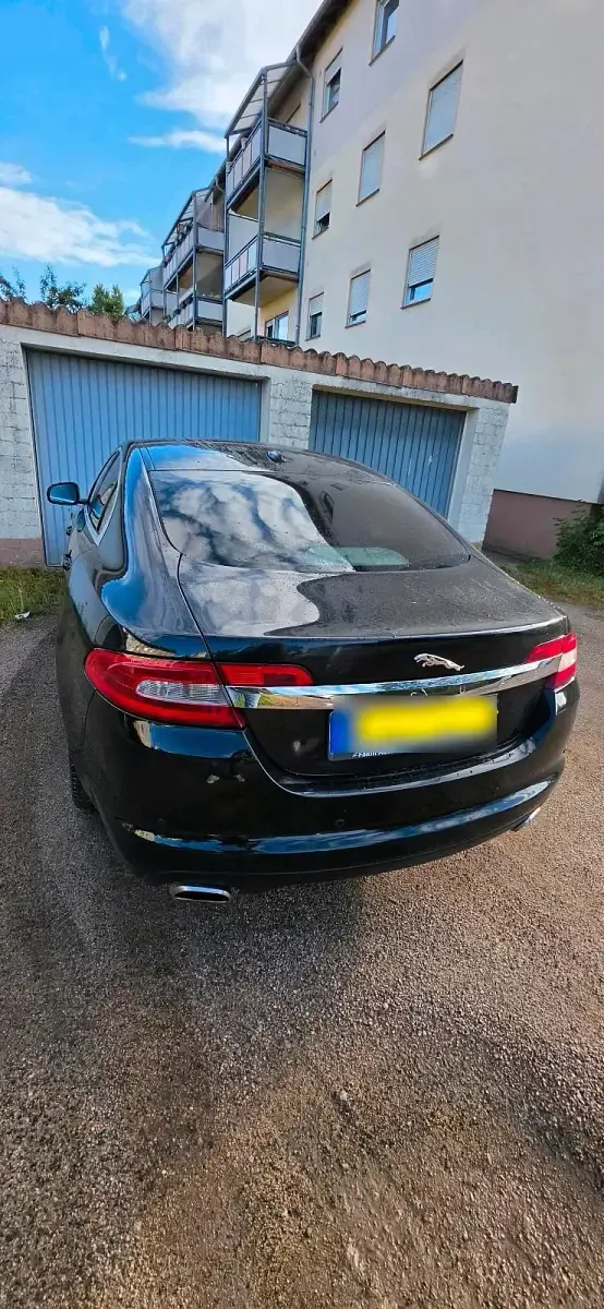 Gebraucht Jaguar XF 211 PS (155 kW) 2011 Schwarz Limousine