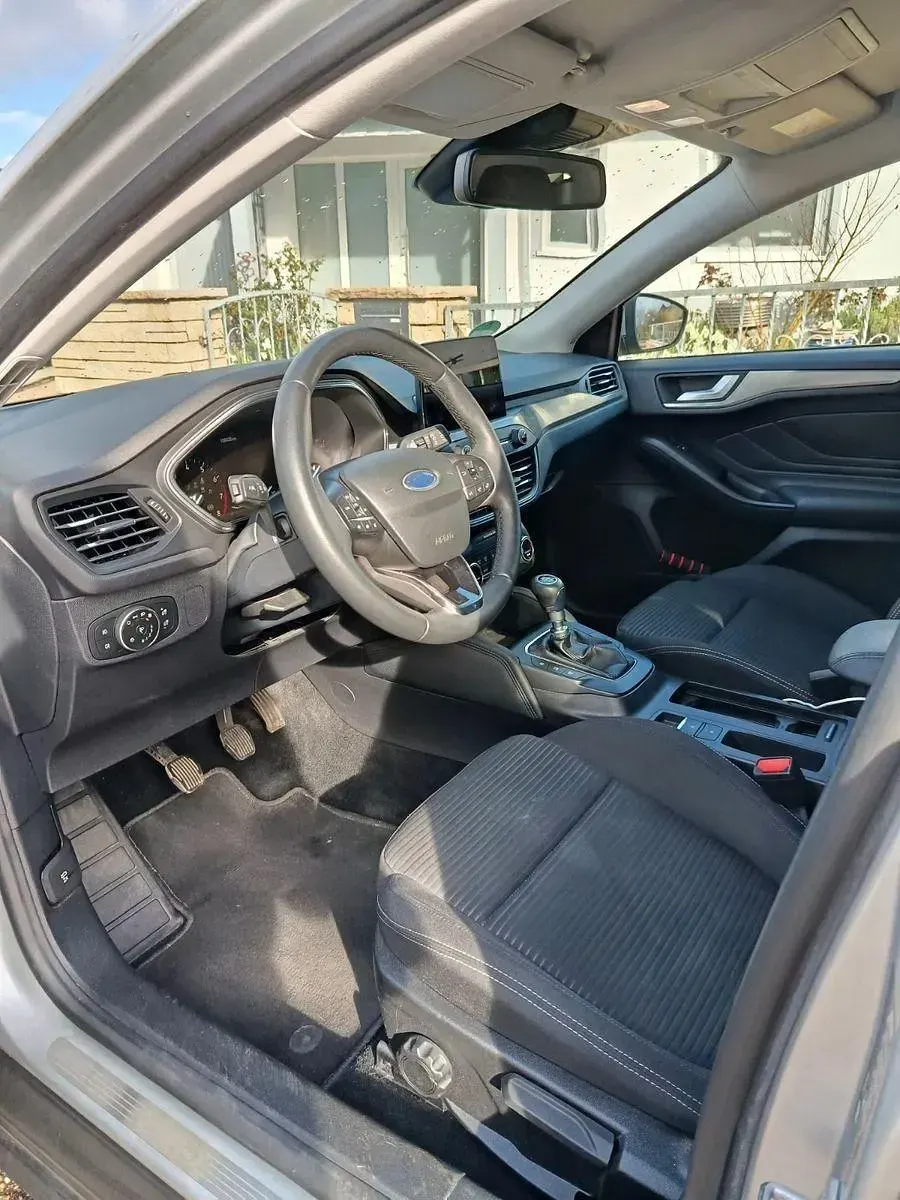 Gebraucht Ford Focus Titanium 125 PS (91 kW) 2020 Silber Kombi