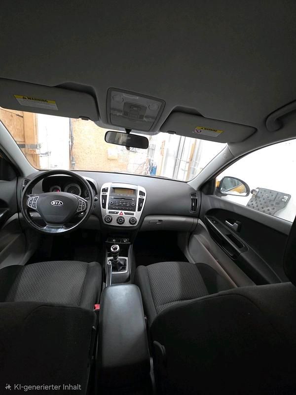 Gebraucht Kia Ceed 122 PS (89 kW) 2009 Gelb Kleinwagen