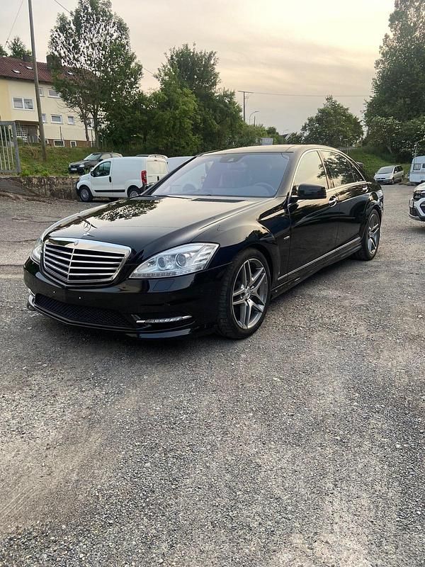 Schwarz Gebraucht 2011 Mercedes S500 Limousine | 25.999 € (Etwas zu teuer) - Bild 1/4