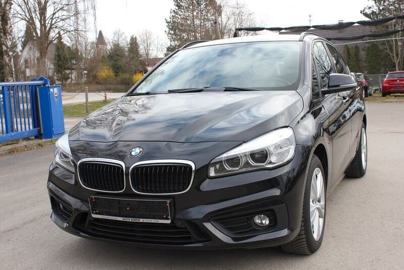 Schwarz Gebraucht 2015 BMW 218 Active Tourer Van / Kleinbus | 13.450 € (Fairer Preis) - Bild 1/4