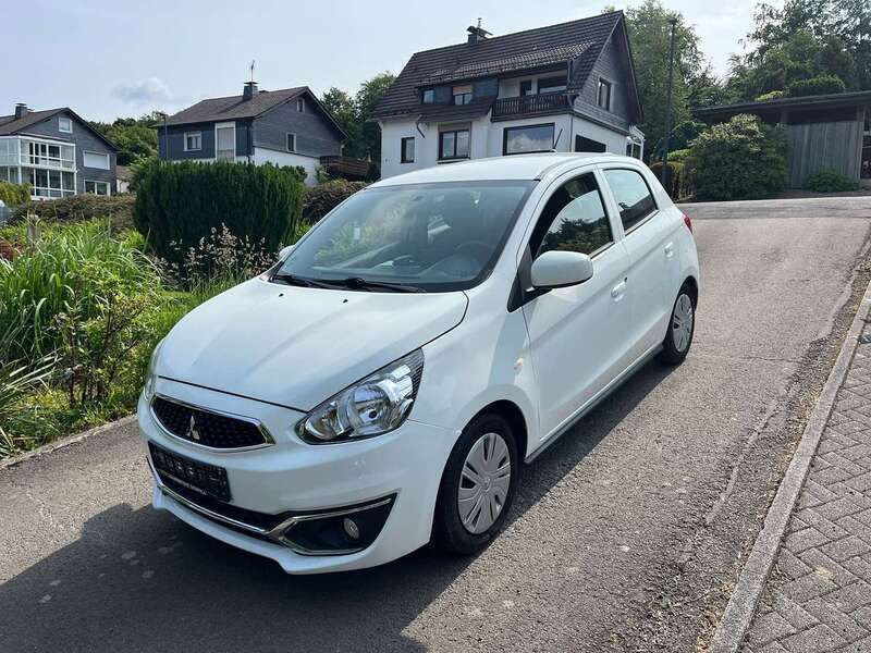 Weiß Gebraucht 2017 Mitsubishi Space Star Basis Kleinwagen | 3.950 € (Guter Preis) - Bild 1/4