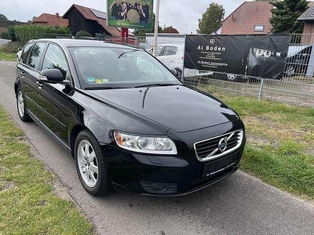 Black stone Gebraucht 2010 Volvo V50 Momentum Kombi | 1.500 € - Bild 1/4