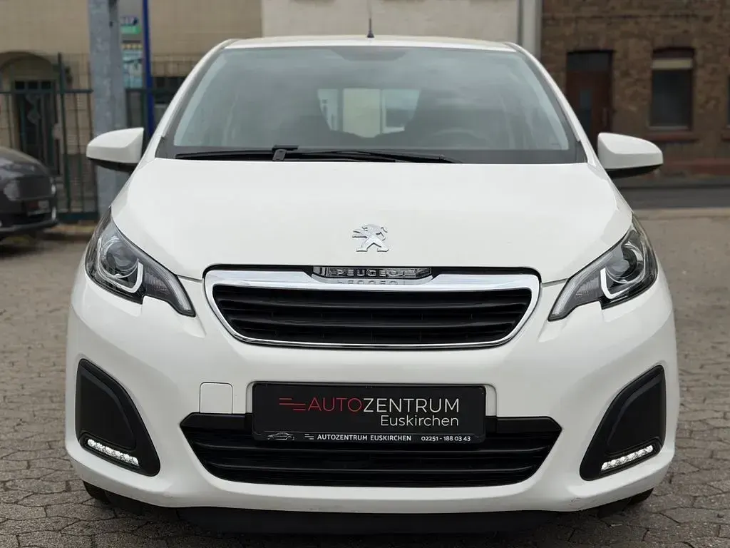 Gebraucht Peugeot 108 Active 72 PS (52 kW) 2019 Blanc lipizan Kleinwagen