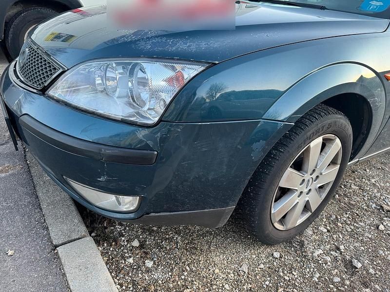 Gebraucht Ford Mondeo 130 PS (95 kW) 2004 Grün Kombi