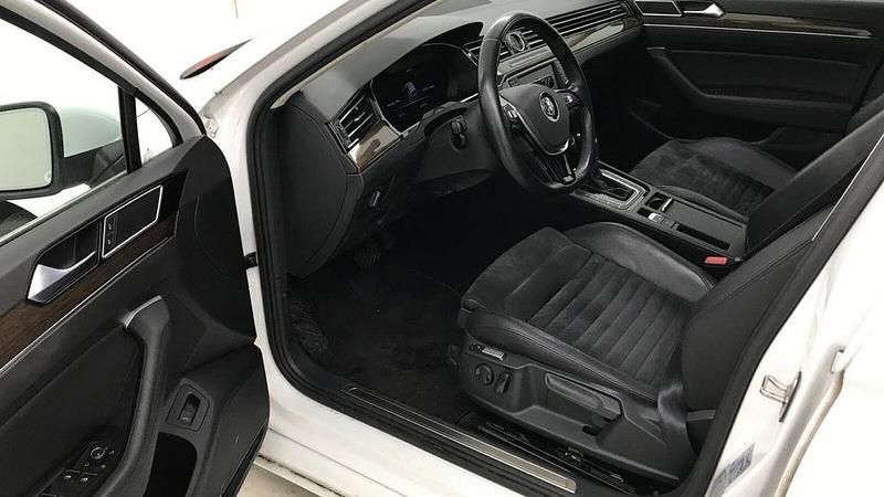 Gebraucht VW Passat Highline 150 PS (110 kW) 2015 Weiß Kombi