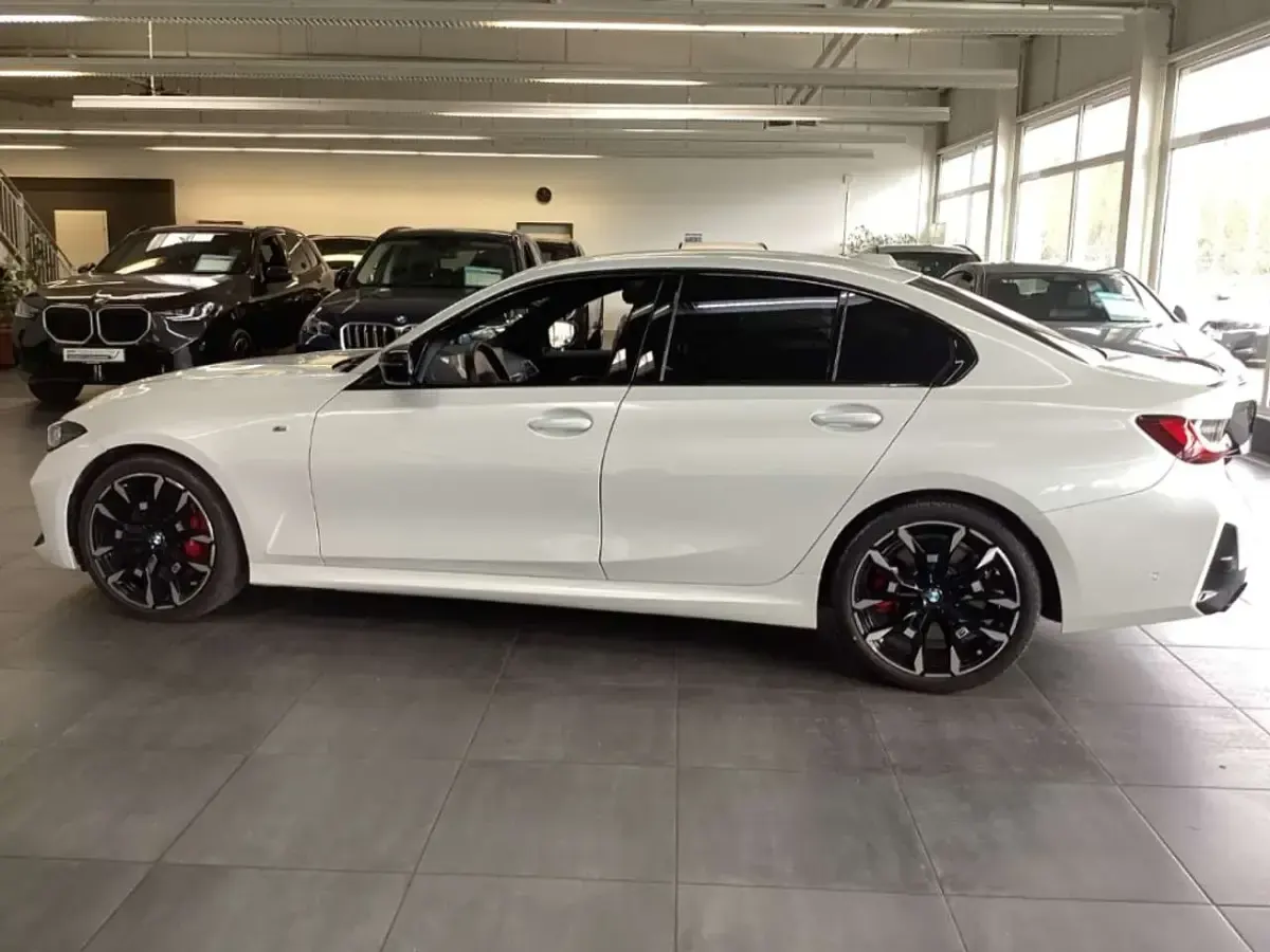 Gebraucht BMW 340 M Sport 374 PS (275 kW) 2025 Mineralweiss metallic Limousine