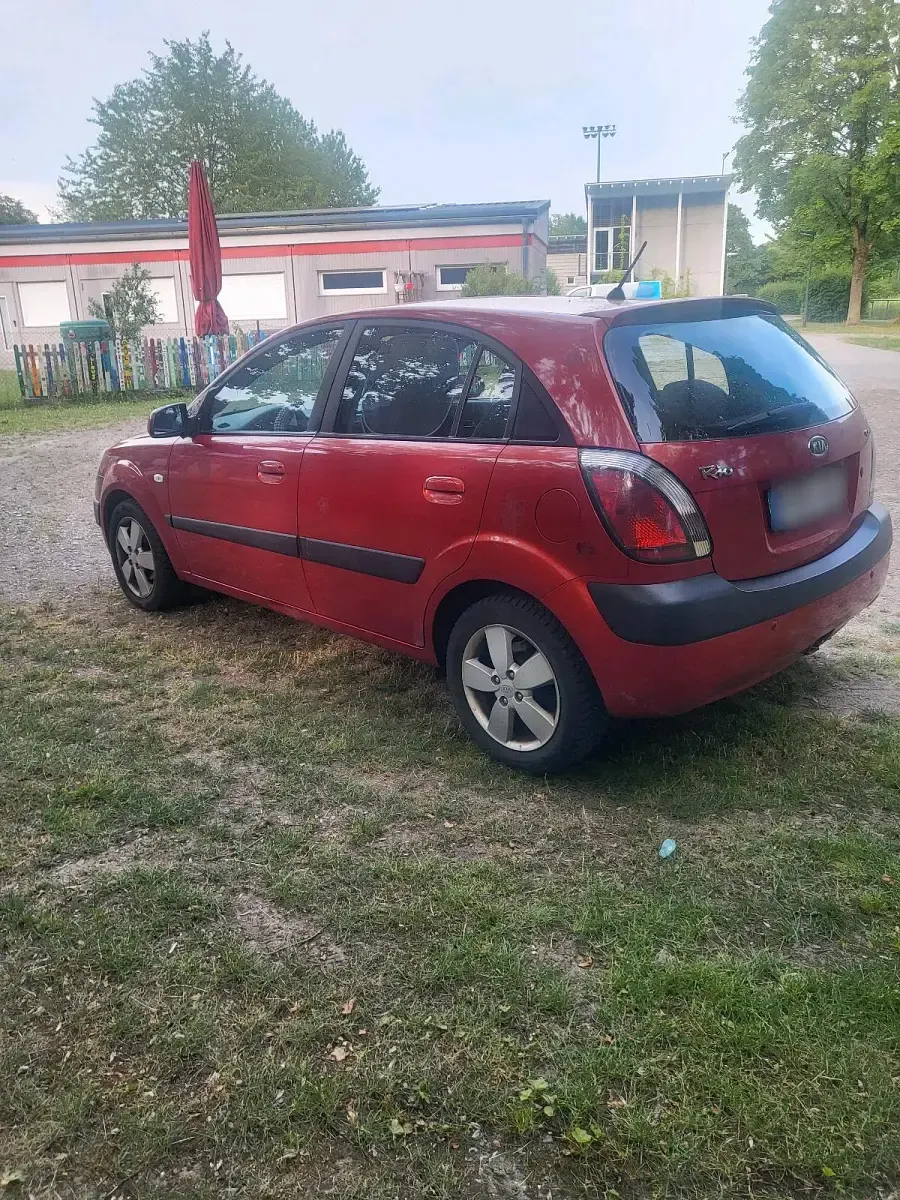 Gebraucht Kia Rio 109 PS (80 kW) 2008 Rot Kleinwagen