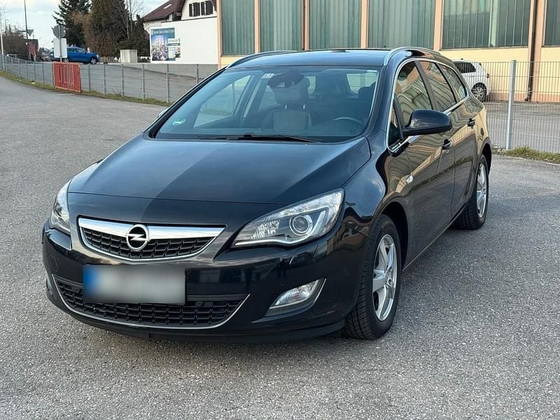 Gebraucht Opel Astra 125 PS (91 kW) 2011 Schwarz Kombi