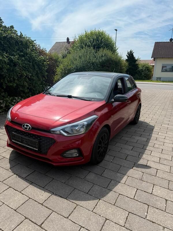 Rot Gebraucht 2019 Hyundai i20 Kleinwagen | 9.000 € (Guter Preis) - Bild 1/4
